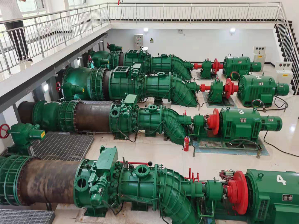 莊里水庫水電站，采用軸伸貫流式水輪機