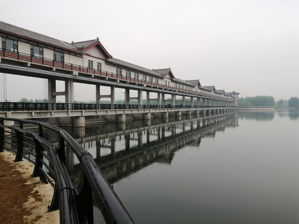 曲阜市泗河紅旗閘，12孔鋼閘門及雙吊點固定式啟閉機
